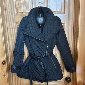 Vince Camuto Black Quilted Belted Jacket